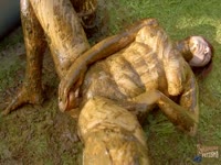 Lyndra Lynn plaing and masturbating in cow shit